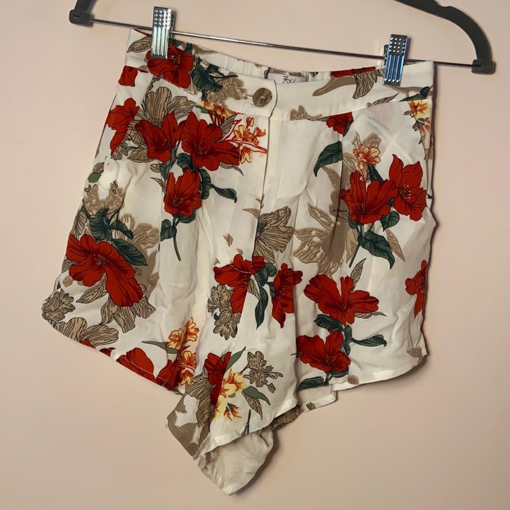 FLORAL FLOWY SHORTS - SIZE 4 - WORN ONCE